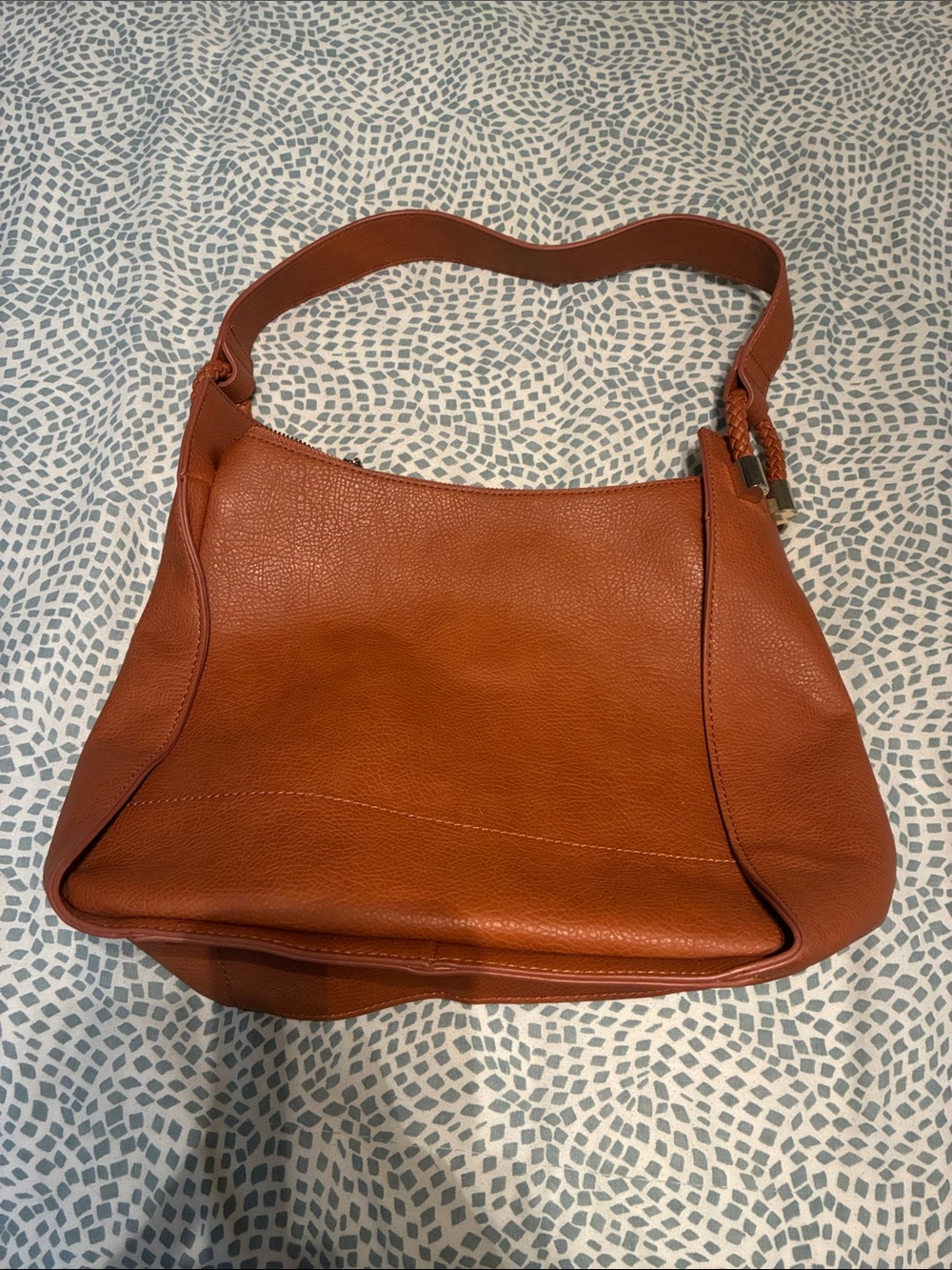 Express Classic Women's Shoulder Bag in Cognac